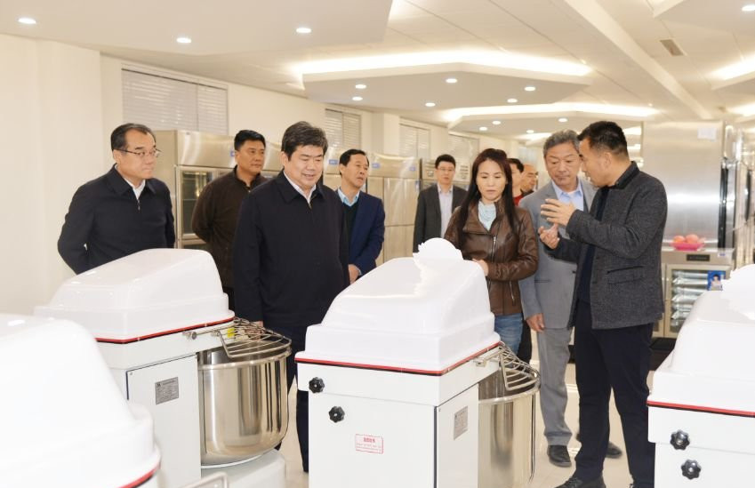 市委常委、統(tǒng)戰(zhàn)部部長李家良陪同客人到濱州市(圖4)