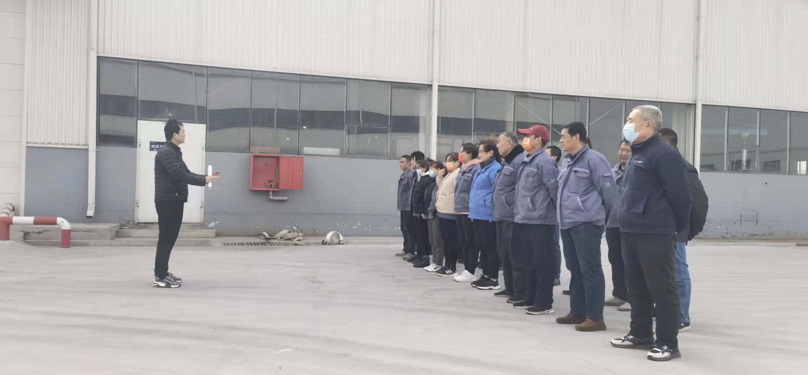 開展消防演練，提升員工應(yīng)急能力(圖1)